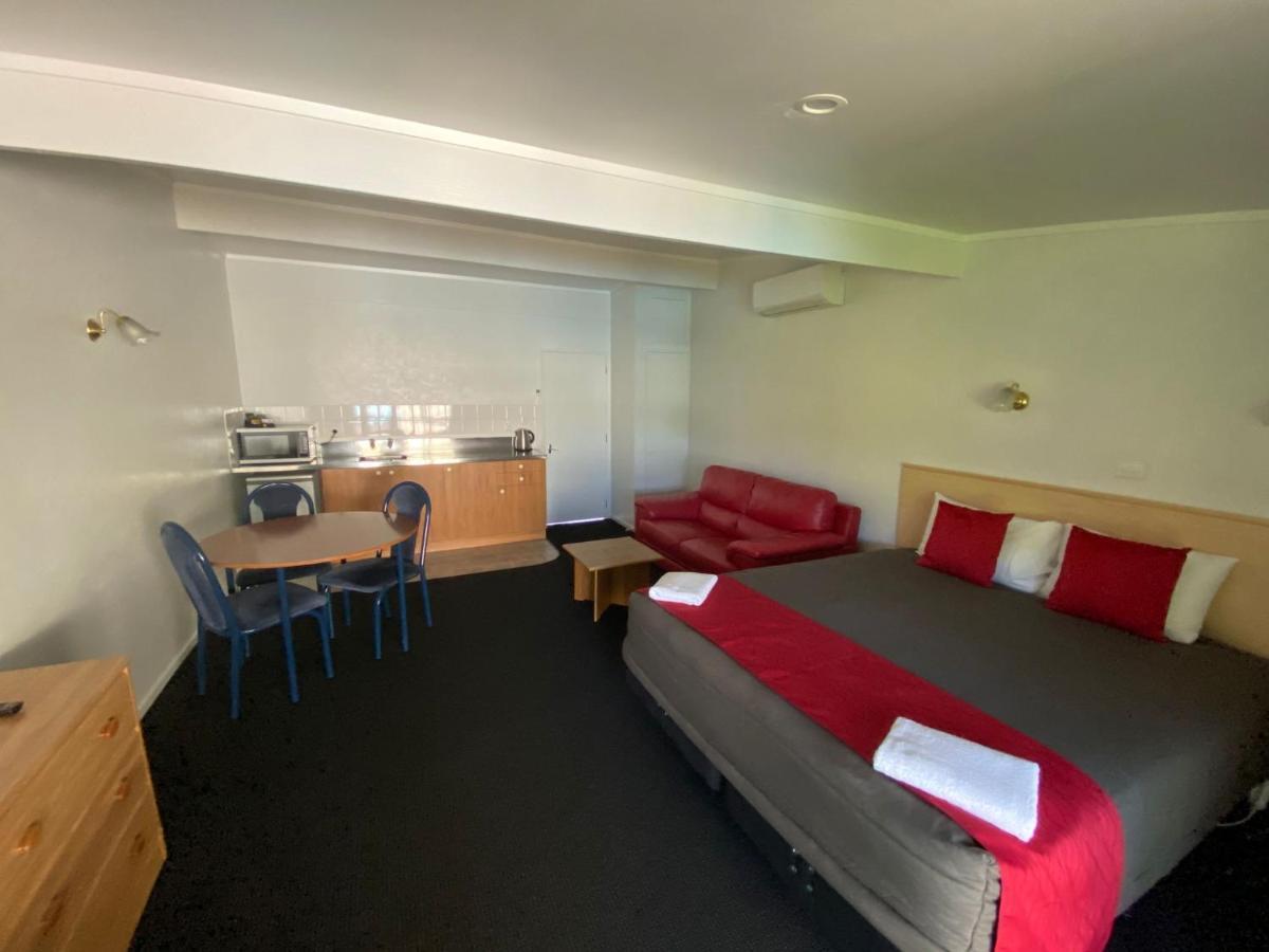 Grove Park Motor Lodge *